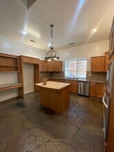 2011 S Cottonwood St in Visalia, CA - Building Photo - Building Photo