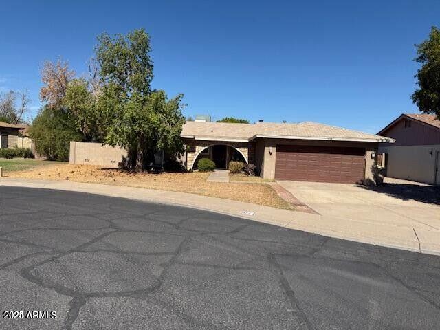 property at 5044 W Mercer Ln