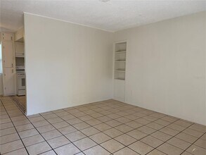 817 Margo St in Tarpon Springs, FL - Building Photo - Building Photo