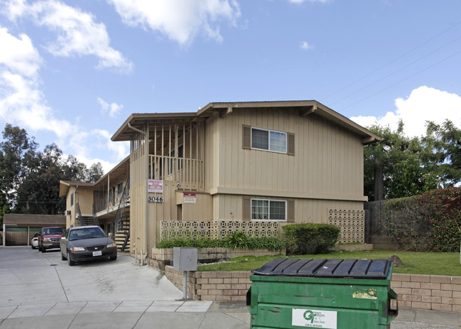 3046 Magliocco Dr in San Jose, CA - Foto de edificio - Building Photo