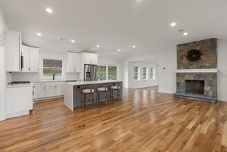 52 Curtis Rd in Bridgewater, CT - Building Photo - Building Photo