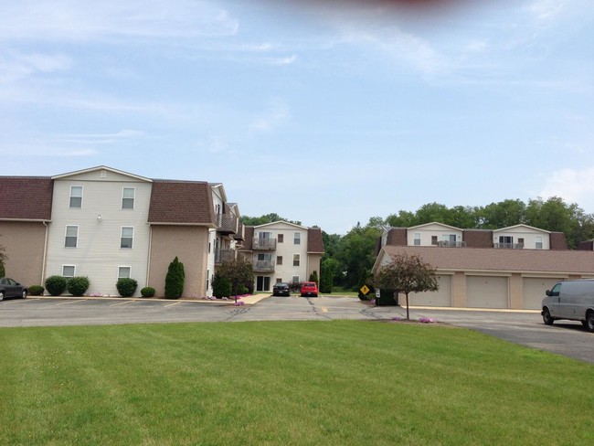 Lakeside Apartments in Mansfield, OH - Building Photo - Building Photo