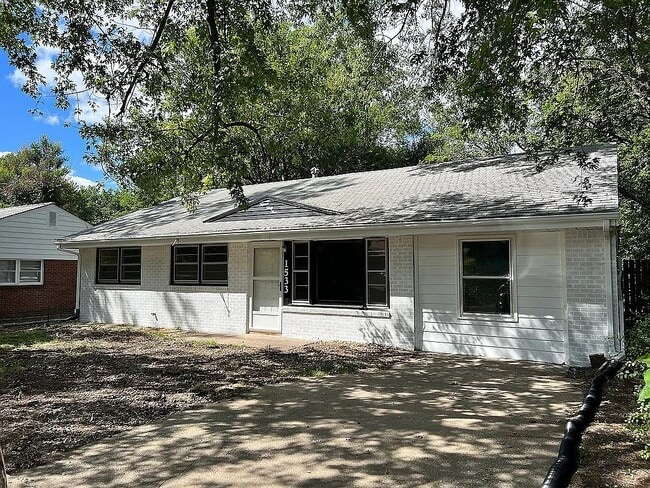 property at 1533 Hartford Rd