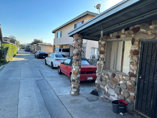 5154 Santa Ana St in Bell Gardens, CA - Building Photo - Building Photo