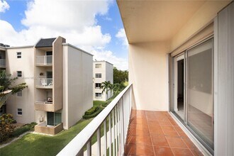 7725 SW 86th St in Miami, FL - Building Photo - Building Photo