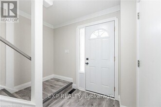 51-51 Paulander Dr in Kitchener, ON - Building Photo - Building Photo
