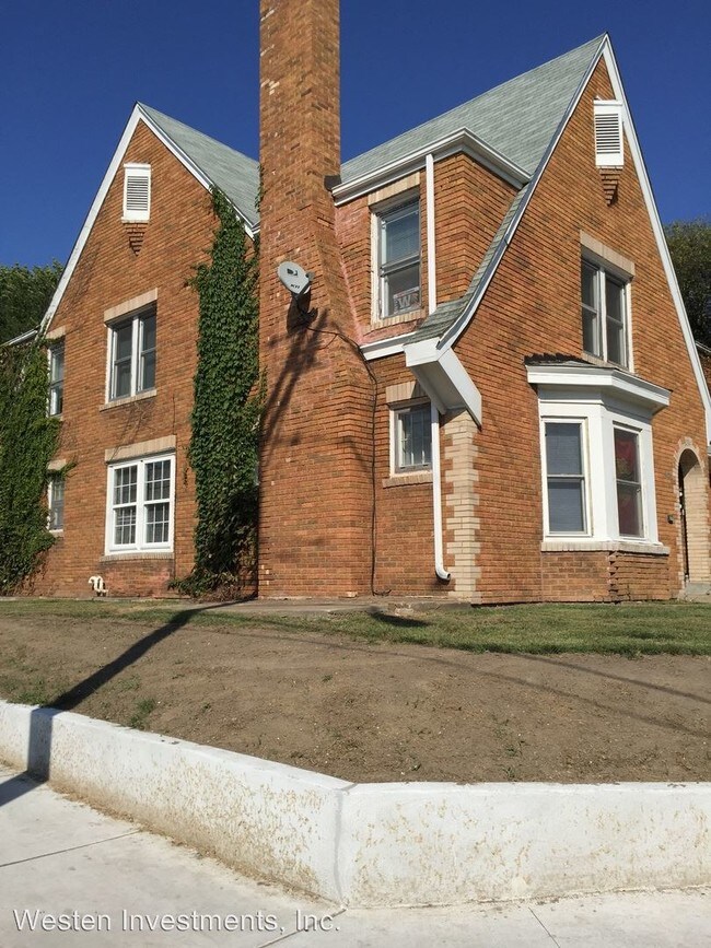 234 W Adams Rd in Macomb, IL - Building Photo - Building Photo