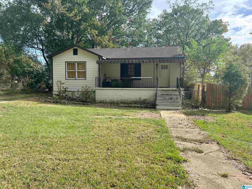 107 June Ave in Hueytown, AL - Building Photo
