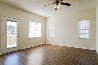 6802 Paint Rock Ln in Raleigh, NC - Foto de edificio - Building Photo