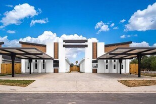 608 N Alexandrite Ave in Edinburg, TX - Building Photo