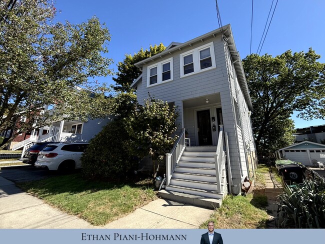 16 Birch Rd, Unit 1
