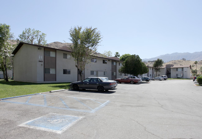 Seminole Gardens Apartments in Palm Springs, CA - Foto de edificio - Building Photo