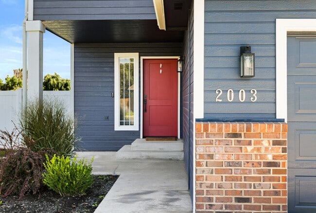 2003 Wellington Dr in Yakima, WA - Building Photo - Building Photo