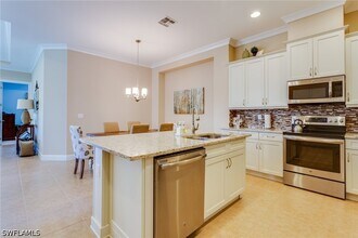 7096 Dominica Dr in Naples, FL - Building Photo - Building Photo