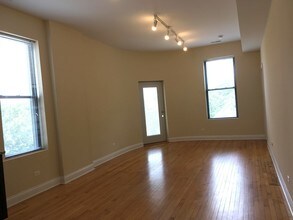 4053 N Leavitt St, Unit 1 in Chicago, IL - Building Photo - Building Photo