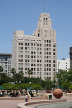 401 W 5th St in Long Beach, CA - Foto de edificio - Building Photo