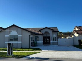 13975 SW 9th St in Miami, FL - Building Photo