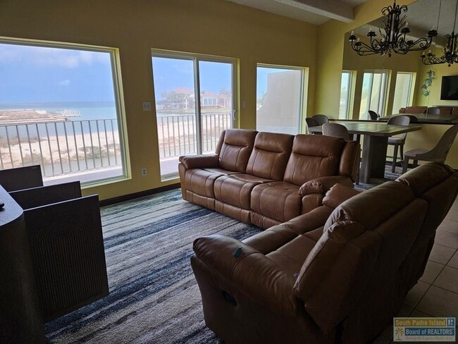 1336 Harbor Island Dr in Port Isabel, TX - Building Photo - Building Photo