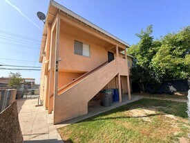 814 E Erna Ave in La Habra, CA - Building Photo