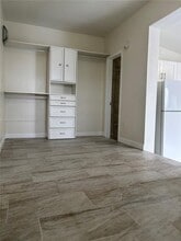 7515 Dickens Ave, Unit 2 in Miami Beach, FL - Building Photo - Building Photo