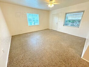 501 SE 12th Ct in Fort Lauderdale, FL - Foto de edificio - Building Photo