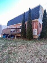 1521 Highland Ave, Unit 103 Bristol Street in Waterbury, CT - Foto de edificio - Building Photo