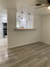 906 E Walnut St in Hillsboro, TX - Building Photo - Building Photo