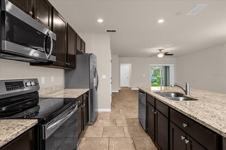 16935 Tesla Alley in Winter Garden, FL - Building Photo - Building Photo