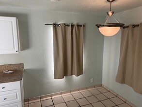 915 E Mesquite Ave in Las Vegas, NV - Building Photo - Building Photo