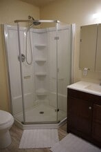 1137 W Lakeside Dr, Unit Lakeside Upper in Moses Lake, WA - Building Photo - Building Photo