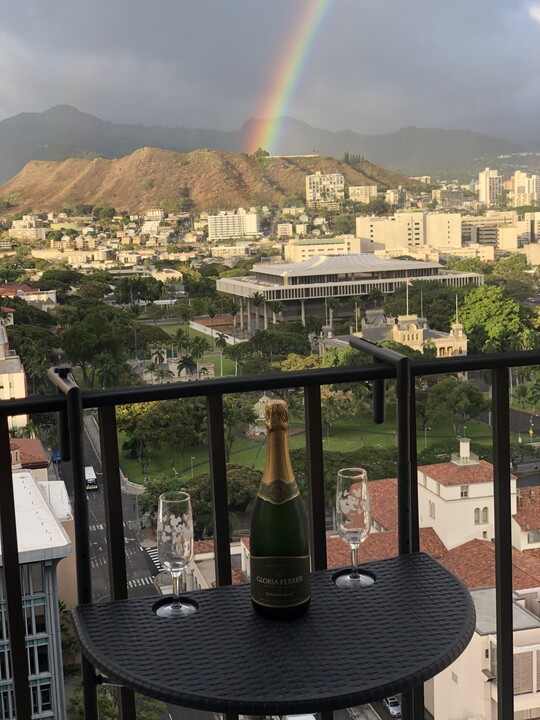 700 Richards St, Unit 2406 in Honolulu, HI - Foto de edificio