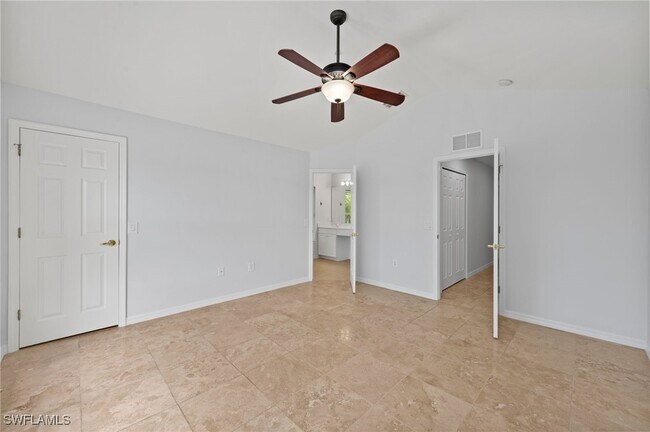 property at 1084 Hampton Cir