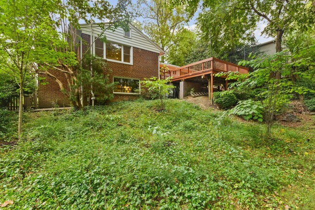 property at 612 S Quincy St