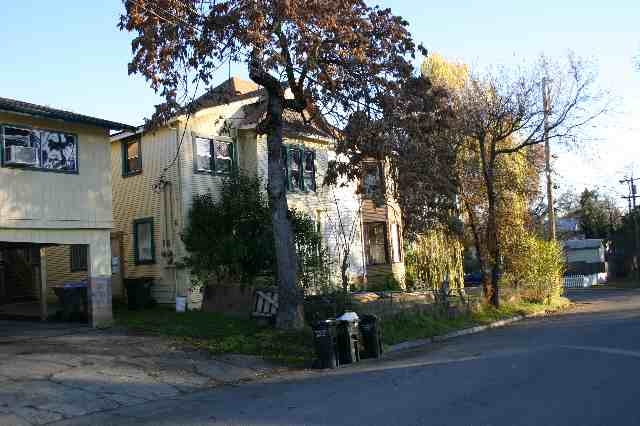 380 1st St in Lakeport, CA - Foto de edificio - Building Photo