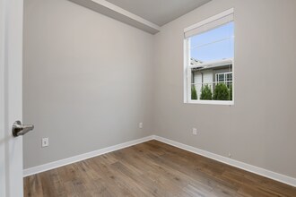 18862 67th Ave NE in Kenmore, WA - Building Photo - Building Photo