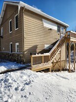 5 Fountain St, Unit 2nd floor unit in Crafton, PA - Building Photo