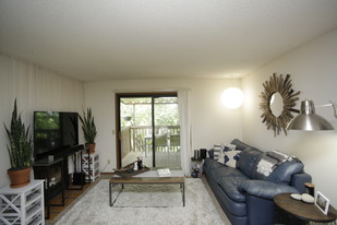 Marina Point Apartments in Wichita, KS - Building Photo - Interior Photo