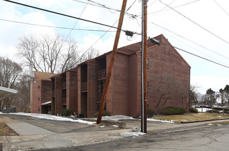 Loder Court in Endicott, NY - Building Photo - Building Photo