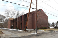 Loder Court in Endicott, NY - Building Photo - Building Photo