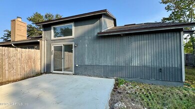 11766 White Horse Rd in Jacksonville, FL - Foto de edificio - Building Photo