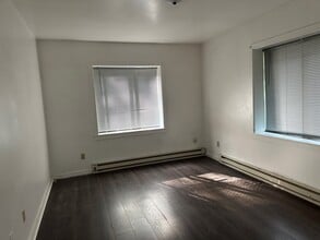 30896 Christopher Way in Dowagiac, MI - Building Photo - Building Photo