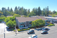 One Ten Remington Apartments in Sunnyvale, CA - Foto de edificio - Building Photo