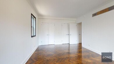 219 E 69th St in New York, NY - Building Photo - Building Photo