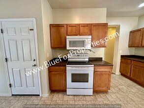 21184 E Frontier Rd in Red Rock, AZ - Building Photo - Building Photo