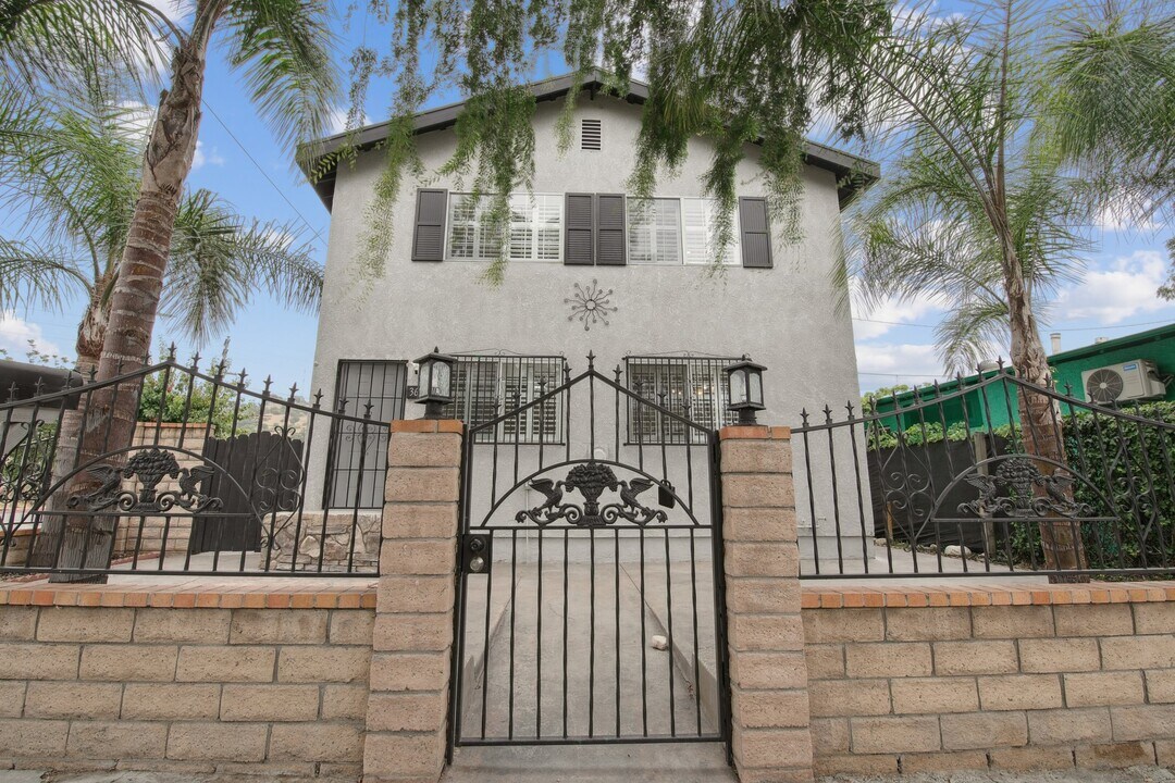 3628 Arroyo Seco Ave in Los Angeles, CA - Building Photo