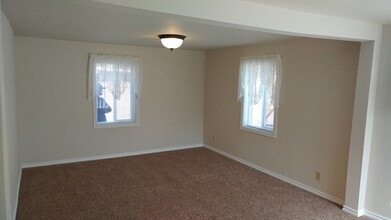3242 Hilyard Ave in Klamath Falls, OR - Foto de edificio - Building Photo