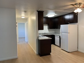 Cedar Ridge Apartments in Sacramento, CA - Building Photo - Building Photo