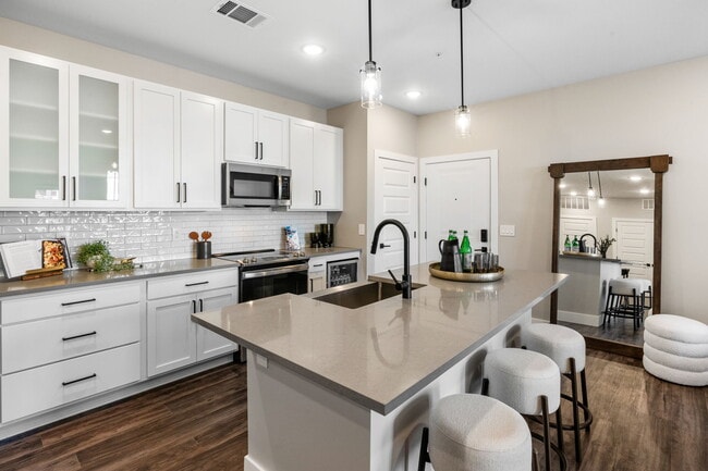 Northwest Crossing Apartment Homes in Bozeman, MT - Building Photo - Building Photo