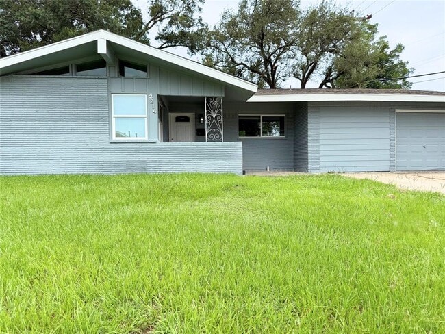 2214 Marlen Ave in Pasadena, TX - Building Photo - Building Photo