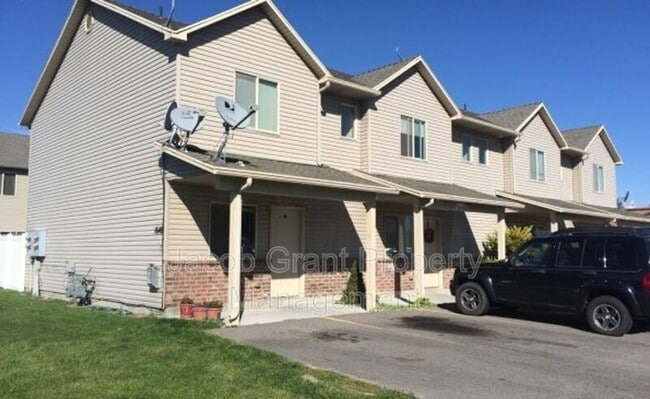 property at 1580 N Stevens Ave